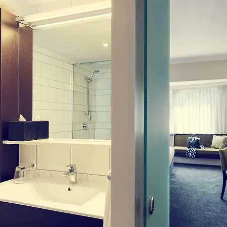 Movenpick Hotel Auckland Exterior photo A bathroom at a Novotel hotel